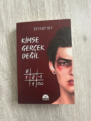 Kimse gerçek değil kitap