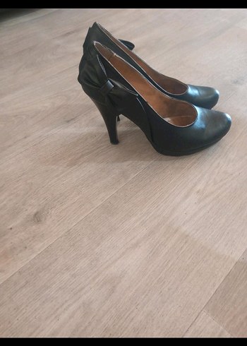 Klasik Siyah Tokalı Stiletto Topuklu Kadın Ayakkabı