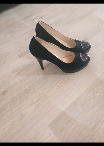 Klasik Siyah Tokalı Topuklu Stiletto