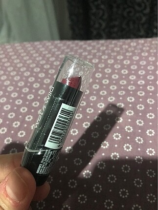Beden bordo Renk Açılmamış dark wine wet?n wild ruj
