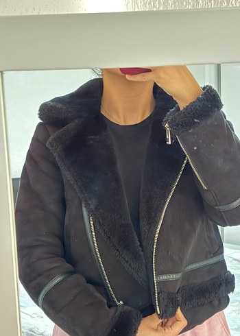 Pull and Bear Kürklü Siyah Süet Kısa Kadın Ceket