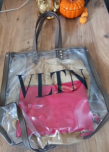 Valentino Valentino şik plaj çantası