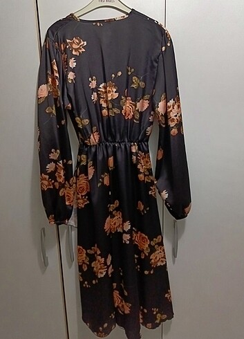 Çicek desenli elbise  - Görsel 5