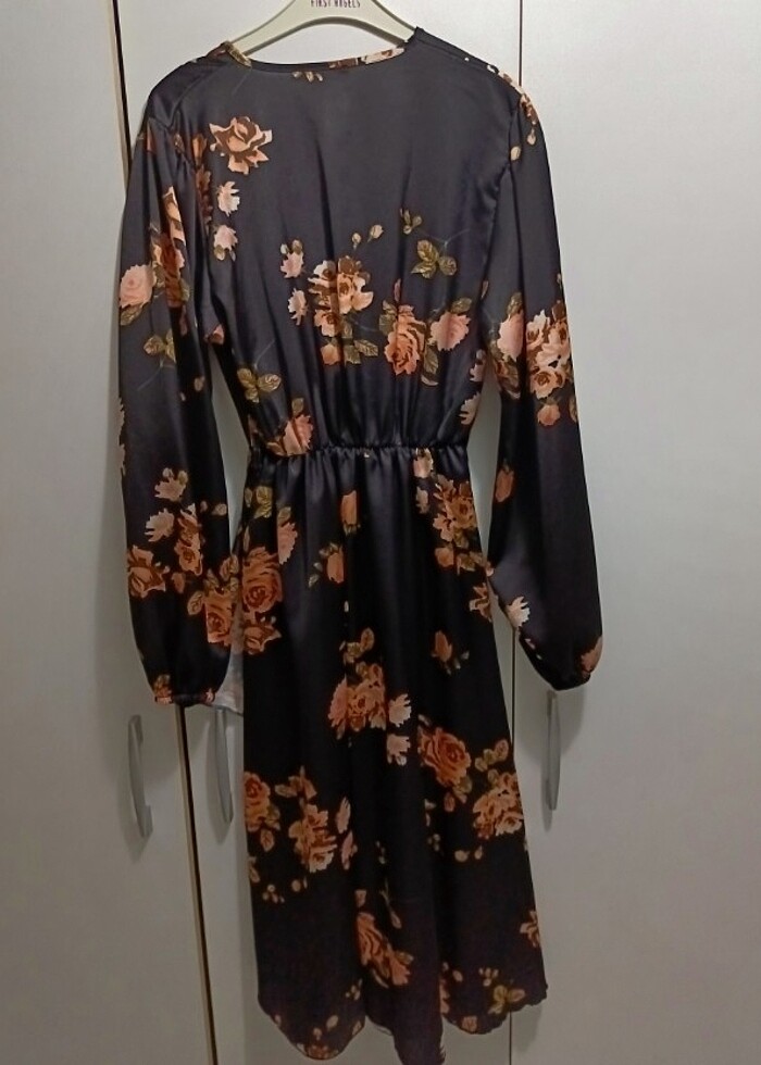 Çicek desenli elbise  - Görsel 5