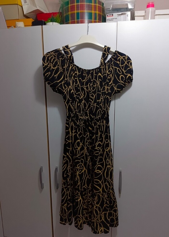 Kayık yaka desenli elbise - Görsel 3