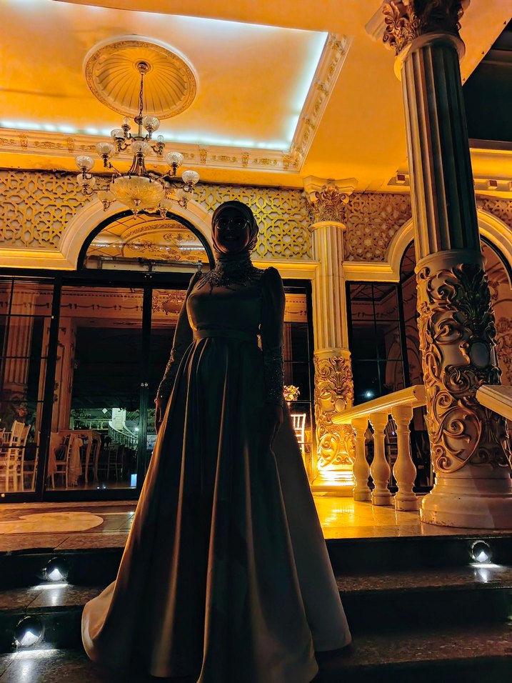 Taş Renkli Uzun Kollu Drapeli ve Taşlı Tesettür Abiye - Görsel 2