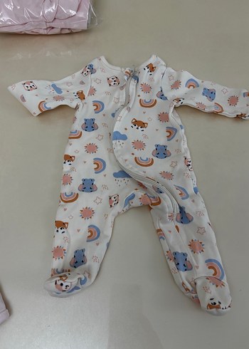 Kız bebek karısık on adet