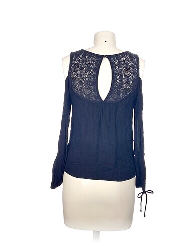 s Beden Charlotte Russe Bluz %70 İndirimli.