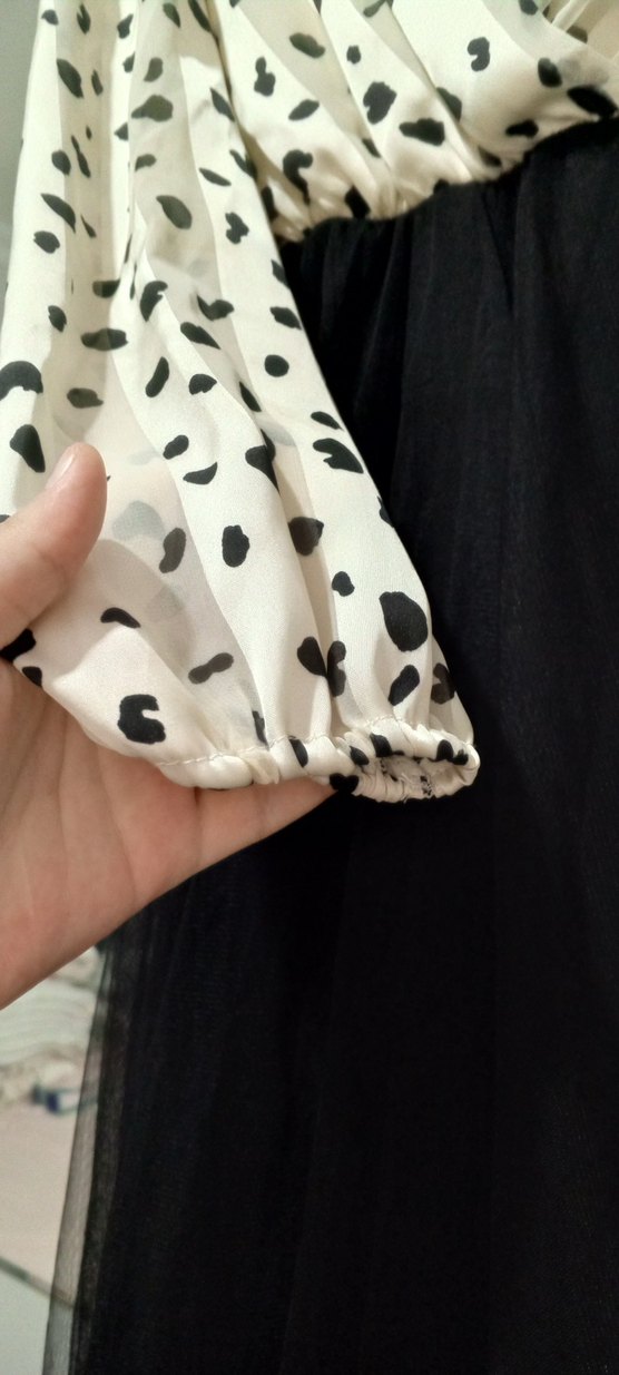 Uzun Kollu Puantiyeli V Yaka Uzun Elbise - Görsel 3