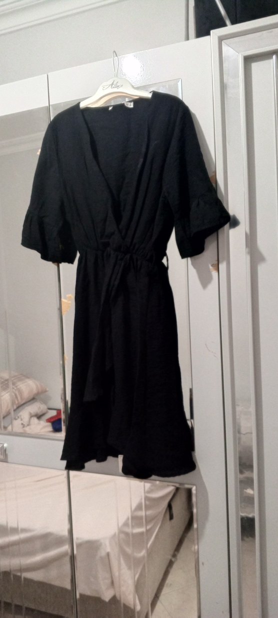 Siyah V Yaka Uzun Keten Elbise - Görsel 2