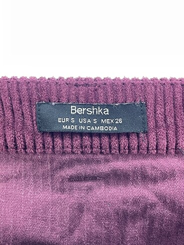 s Beden çeşitli Renk Bershka Mini Etek %70 İndirimli.