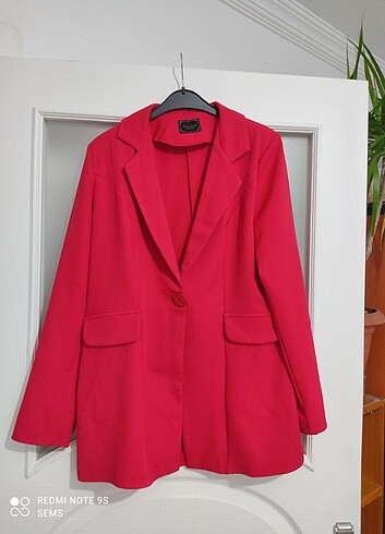 Şık kırmızı kumaş ceket