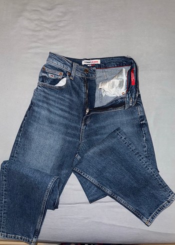 Tommy high rise mom jean