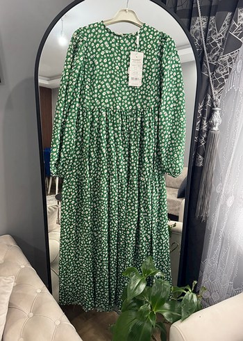 Yeşil papatya desenli Uzun Elbise - Görsel 3