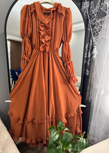 Uzun Kahverengi Fırfırlı Bohem Elbise - Görsel 2