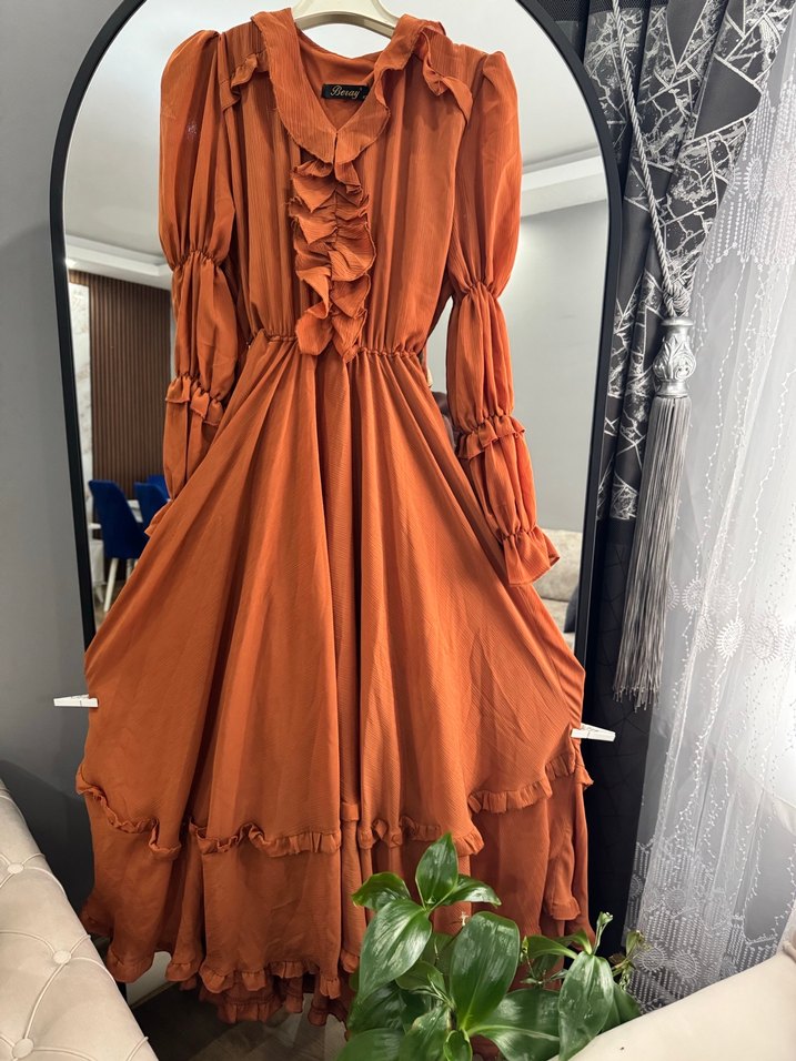 Uzun Kahverengi Fırfırlı Bohem Elbise - Görsel 2