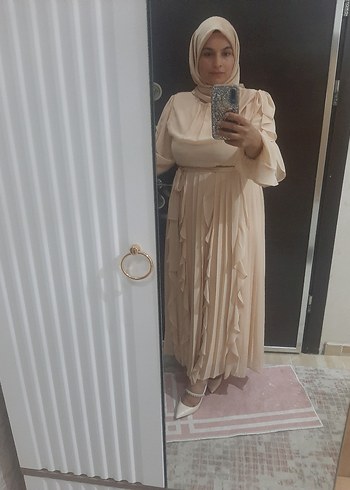 Bej Piliseli Uzun Salaş Elbise
