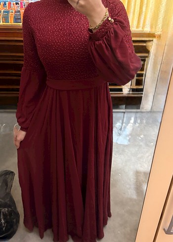 Zincir Detaylı Bordo Nakışlı Uzun Abiye Elbise - Görsel 3