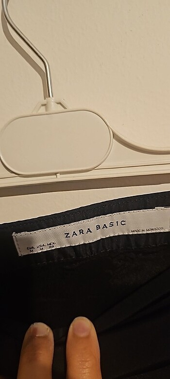 Zara Zara, Siyah mini firfirli etek