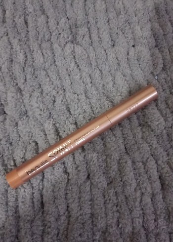 Bej Tonlarda Pastel Makyaj Ürünleri - Görsel 6