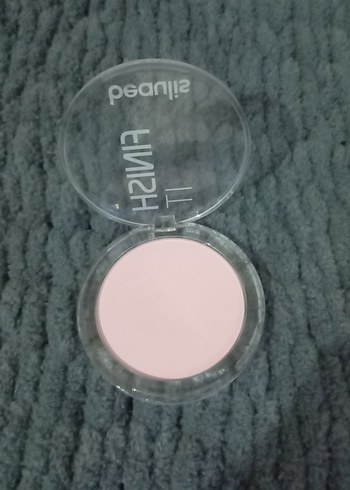 Bej Tonlarda Pastel Makyaj Ürünleri - Görsel 3