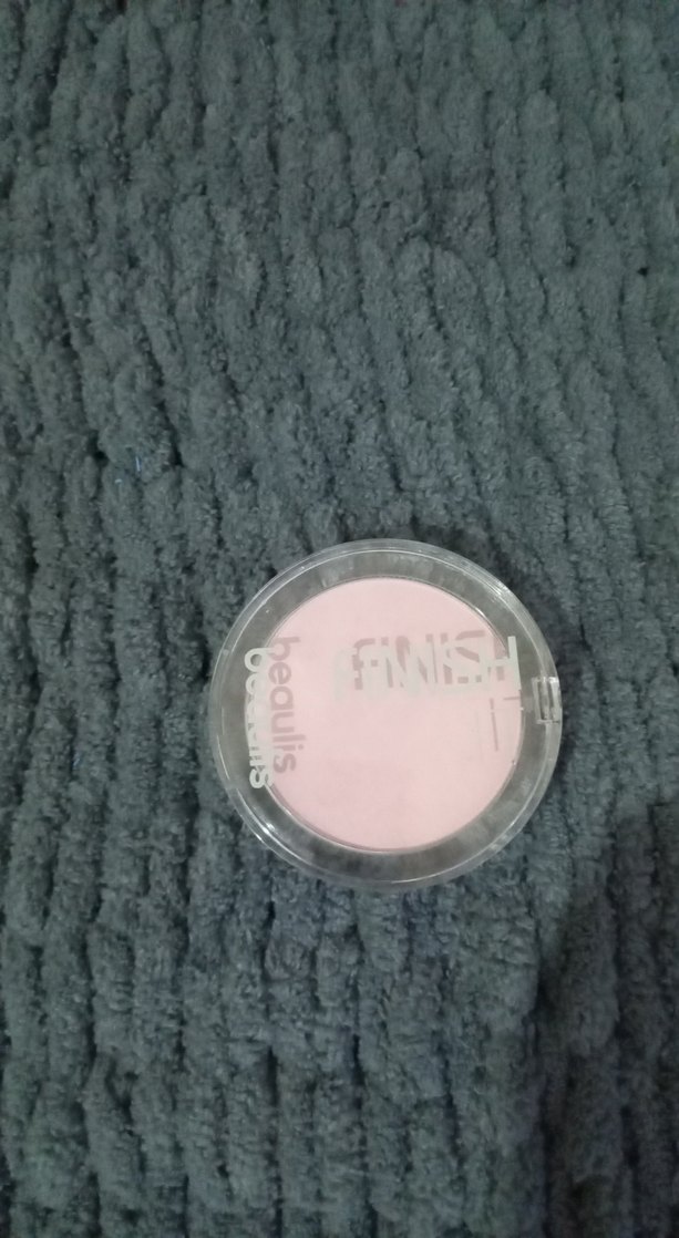 Bej Tonlarda Pastel Makyaj Ürünleri - Görsel 2