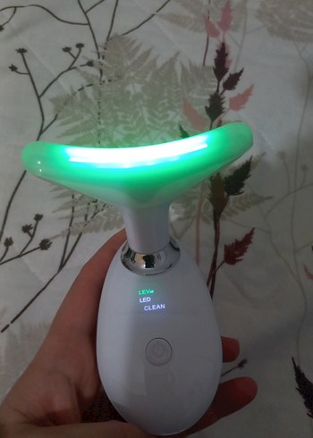 Yüksek EMS Teknolojili Yüz ve Boyun Masaj Cihazı - Görsel 5