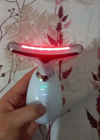 Yüksek EMS Teknolojili Yüz ve Boyun Masaj Cihazı - Görsel 6