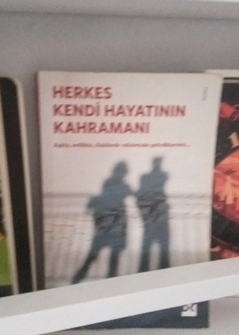 Çeşitli Roman Kitapları Rafı - Görsel 3