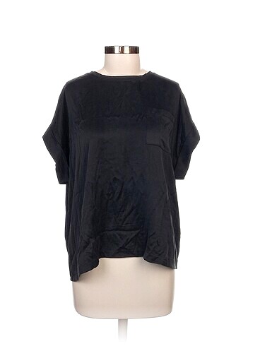 Beymen T-shirt %70 İndirimli.