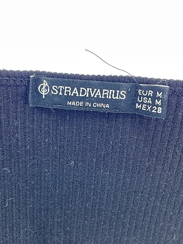 m Beden siyah Renk Stradivarius T-shirt %70 İndirimli.