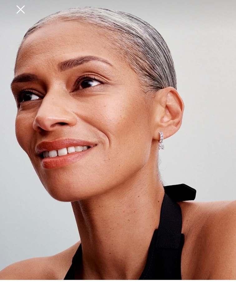 Pandora Pave Sallantılı Halka Küpe - Görsel 5