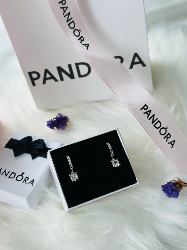 Pandora Pave Sallantılı Halka Küpe - Görsel 3