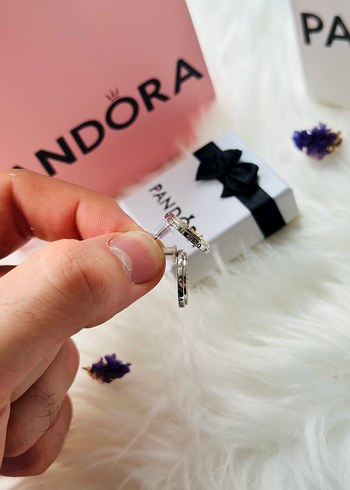 Pandora Işıltılı Yuvarlak Çivi Küpe - Görsel 4