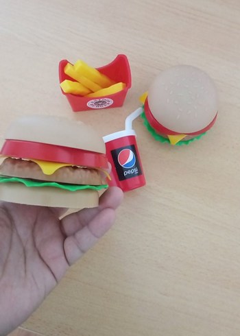Diğer 2 adet hamburger oyuncağı