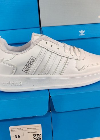 Beyaz Adidas Kadın Spor Ayakkabı