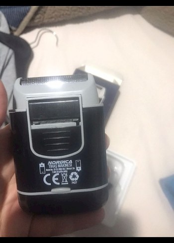 Siyah Şarjlı Tıraş Makinesi - Görsel 3