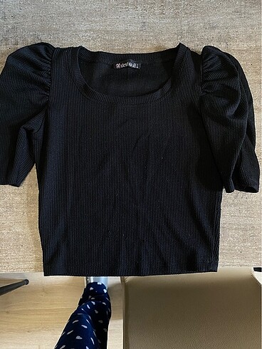 Siyah Crop