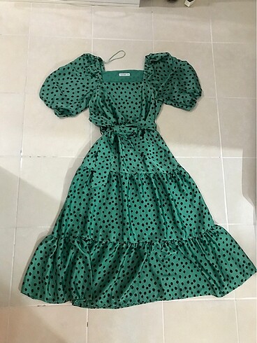 Yeşil elbise puantiyeli