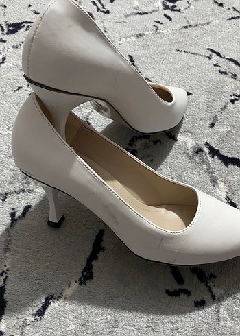 Beyaz Modern Klasik Stiletto Topuklu Ayakkabı