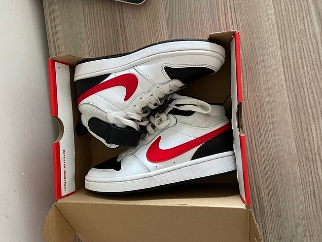 Court borough mid 2 (GS)