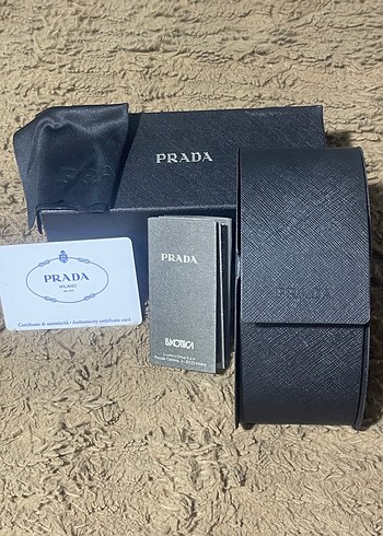 Prada Siyah Gozluk Kutusu