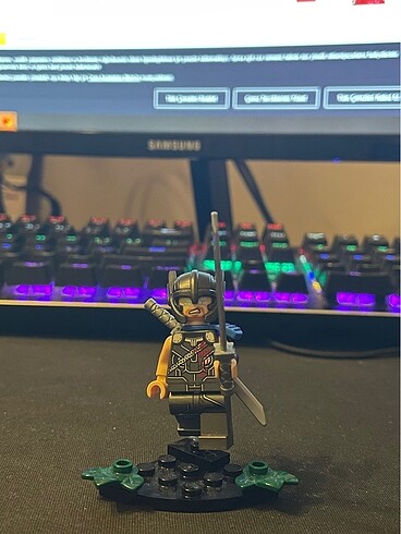 Diğer Lego thor ragnarok minifigure