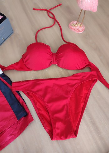 Kırmızı Mini İpli Bikini Takımı