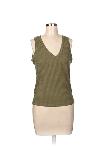 Mango T-shirt %70 İndirimli.