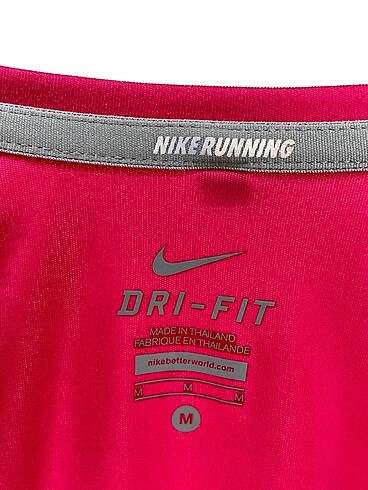 m Beden çeşitli Renk Nike T-shirt %70 İndirimli.