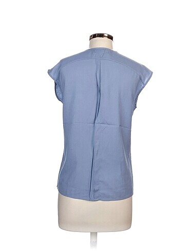 s Beden Pull and Bear Bluz %70 İndirimli.