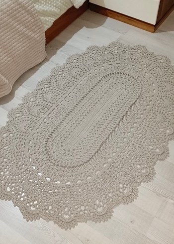 Bej Nakışlı El İşi Oval Halı