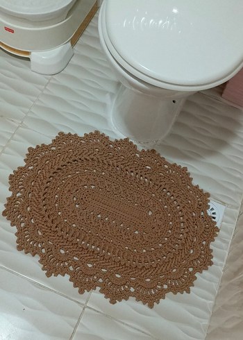 Diğer Bej İşlemeli Parlak Banyo Paspası