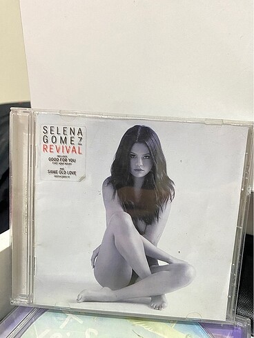 Selena Gomez Revival Albüm